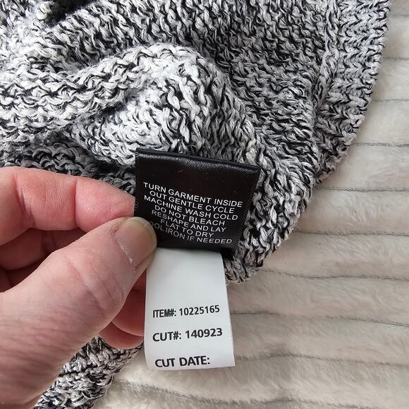 Torrid 3X Metallic Knit Sweater Gray Black Longline Plus Size Holiday Sparkle - Picture 11 of 12